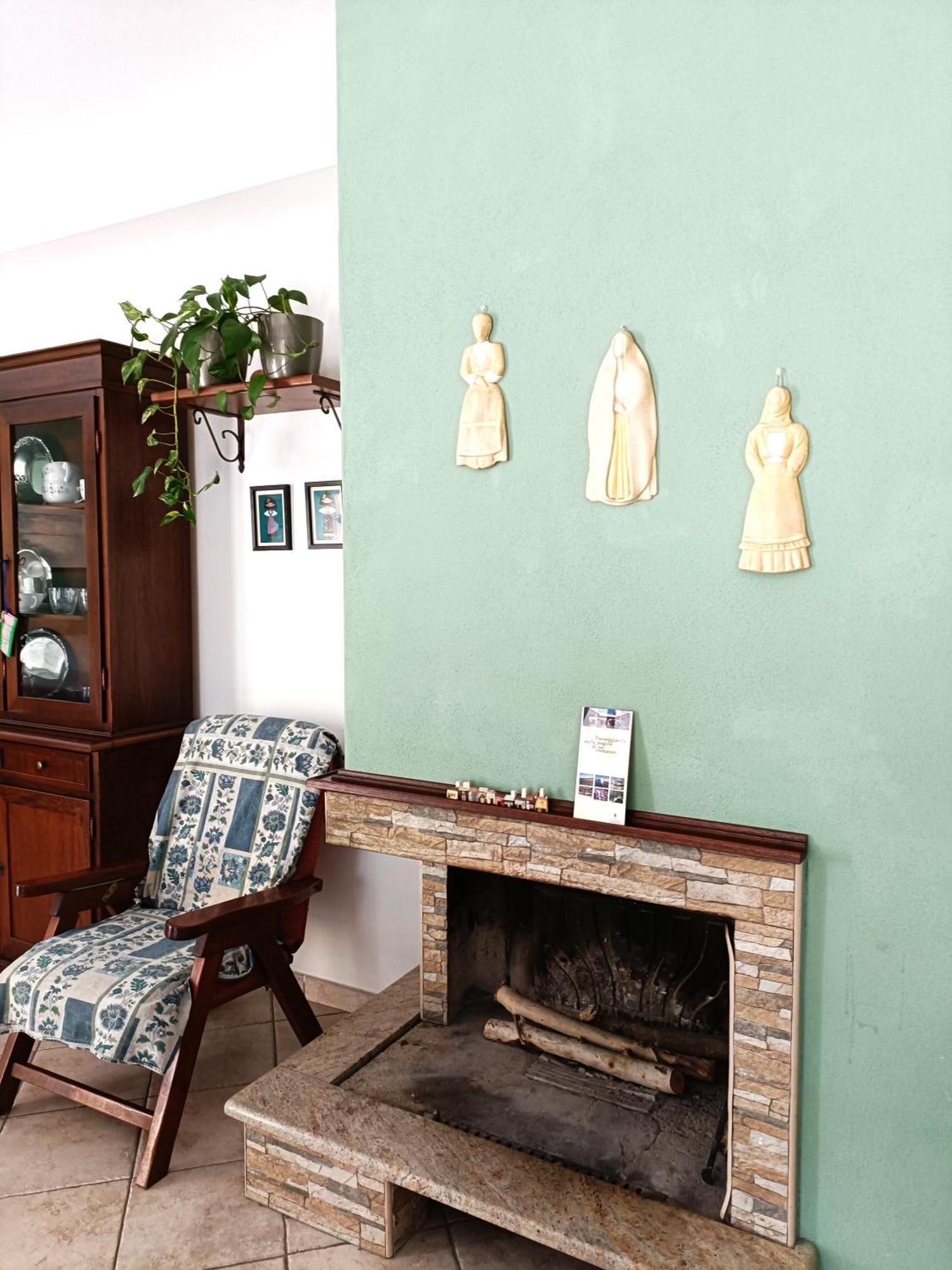 Giarranas House - Apartment With Coutyard Villacidro Dış mekan fotoğraf
